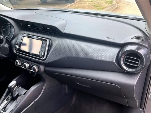 Used 2023 Nissan Kicks S FWD image 17