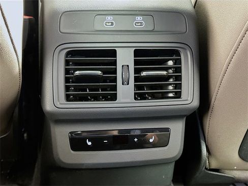 Used 2025 Audi Q5 Prestige image 12