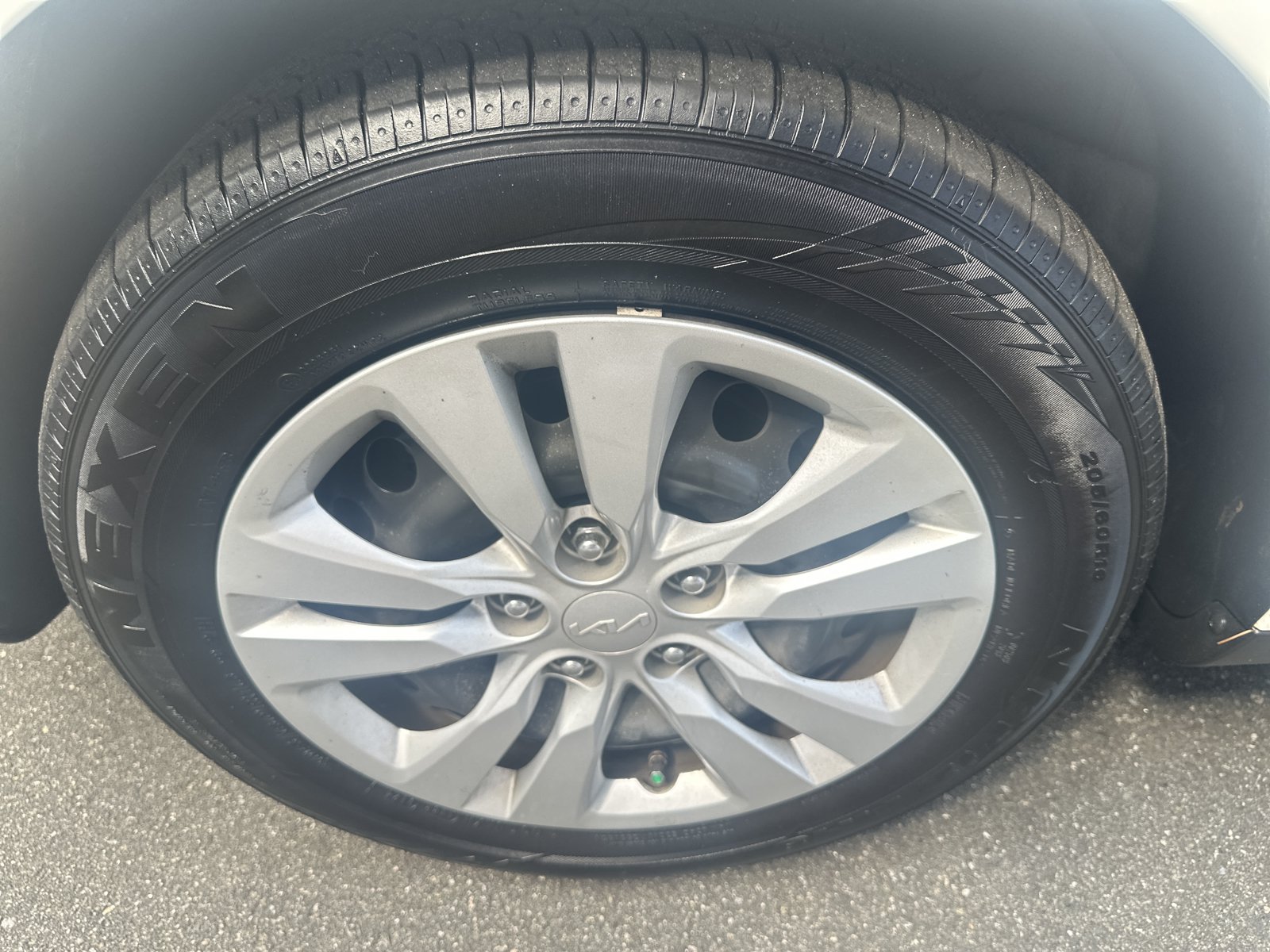 Used 2024 Kia Soul LX FWD image 30