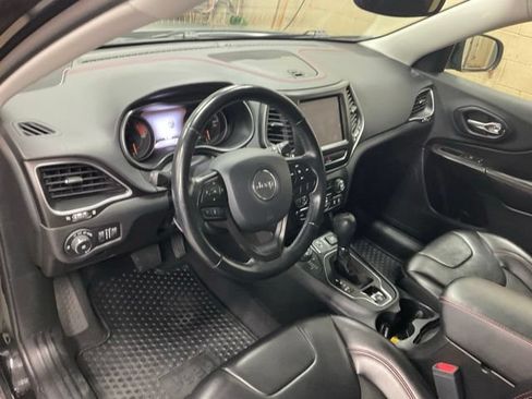 Used 2020 Jeep Cherokee Trailhawk w/ Cold Weather Group AWD/4WD image 6