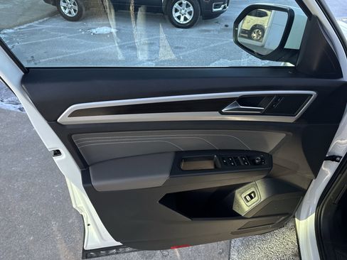 Certified 2023 Volkswagen Atlas SE image 22