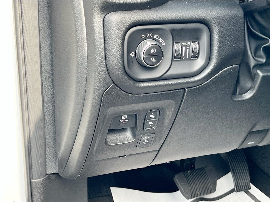 New 2026 RAM 1500 Laramie w/ Night Edition AWD/4WD image 10