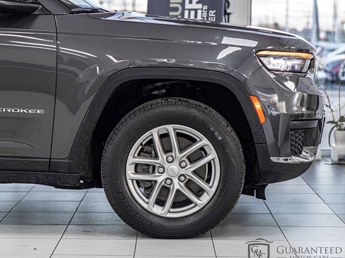 Used 2021 Jeep Grand Cherokee L Laredo w/ Luxury Tech Group I AWD/4WD image 11