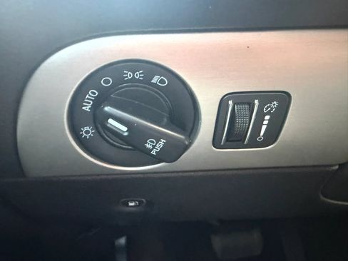 Used 2019 Dodge Durango SXT AWD/4WD image 16