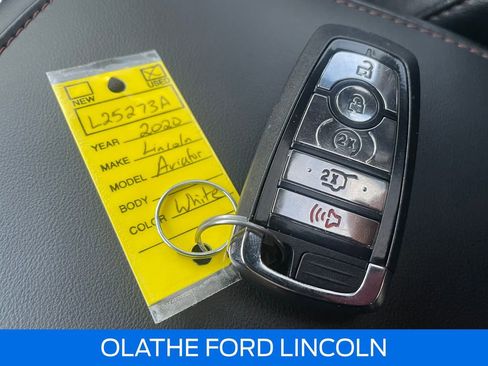 Used 2020 Lincoln Aviator Reserve w/ Equipment Group 202A image 11