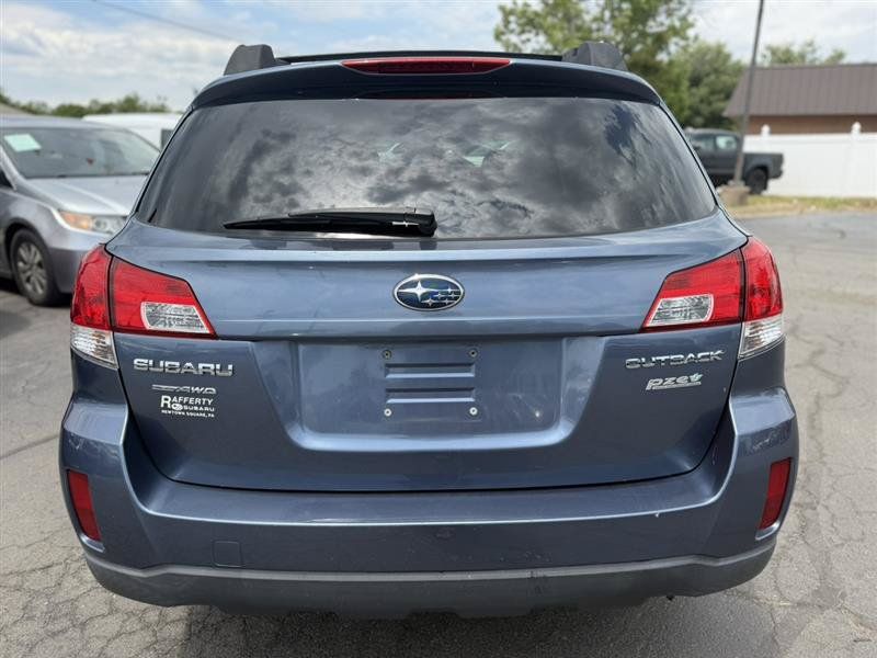 Used 2013 Subaru Outback 2.5i Premium w/ All-Weather Pkg AWD/4WD image 8