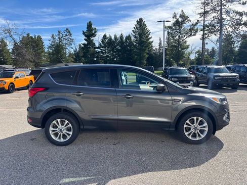 Used 2019 Ford Escape SE AWD/4WD image 2