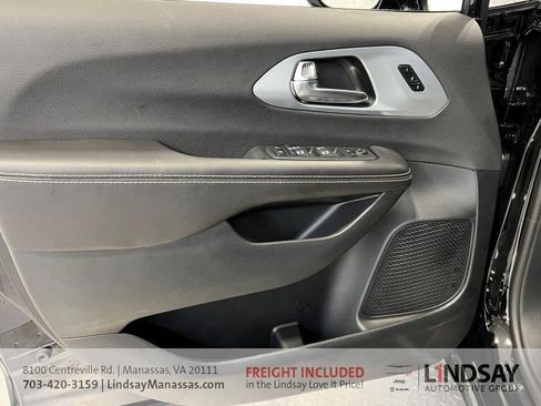 New 2026 Chrysler Pacifica Limited w/ S Appearance Package image 27