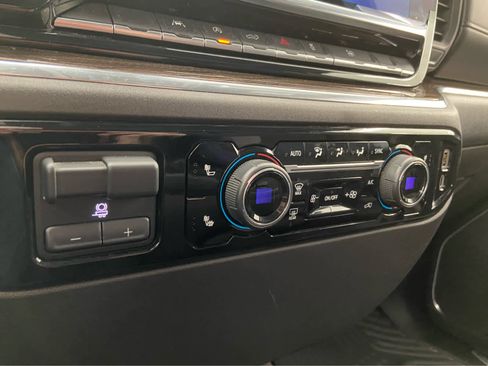 Used 2025 Chevrolet Silverado 1500 LT image 33