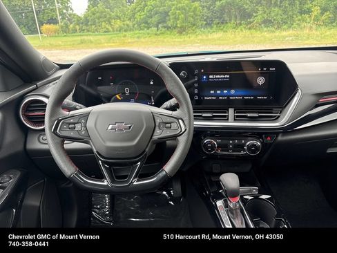 New 2026 Chevrolet Trax RS w/ Sunroof Package FWD image 17