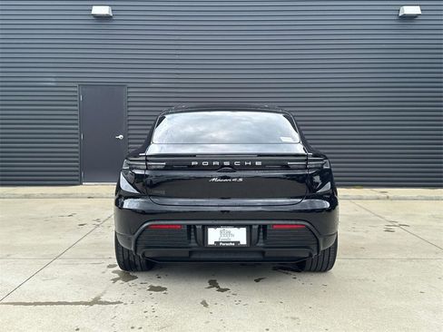 Used 2025 Porsche Macan 4S Electric image 6