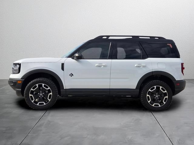Used 2022 Ford Bronco Sport Outer Banks w/ Tech Package AWD/4WD image 2