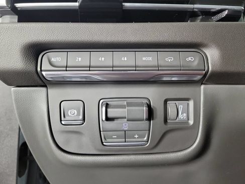 Certified 2026 Cadillac Escalade Luxury w/ Touring Package AWD/4WD image 32