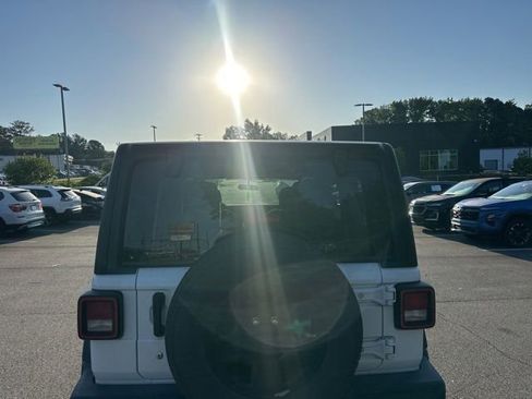 Used 2022 Jeep Wrangler Unlimited Sport AWD/4WD image 4