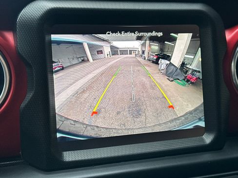 Used 2022 Jeep Wrangler Unlimited Rubicon w/ LED Lighting Group image 26