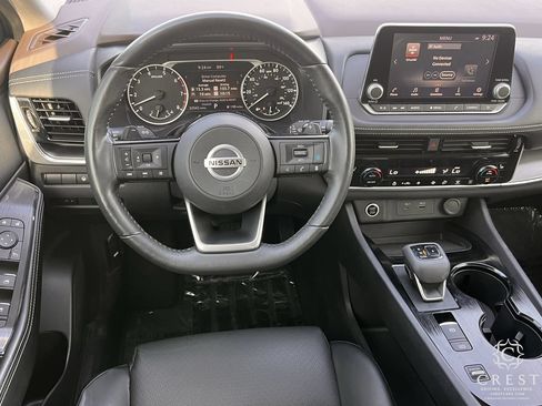 Used 2021 Nissan Rogue SV w/ Premium Package FWD image 12