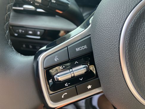 Used 2024 Kia Carnival SX FWD image 24
