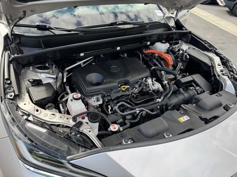 Used 2021 Toyota Venza XLE image 38