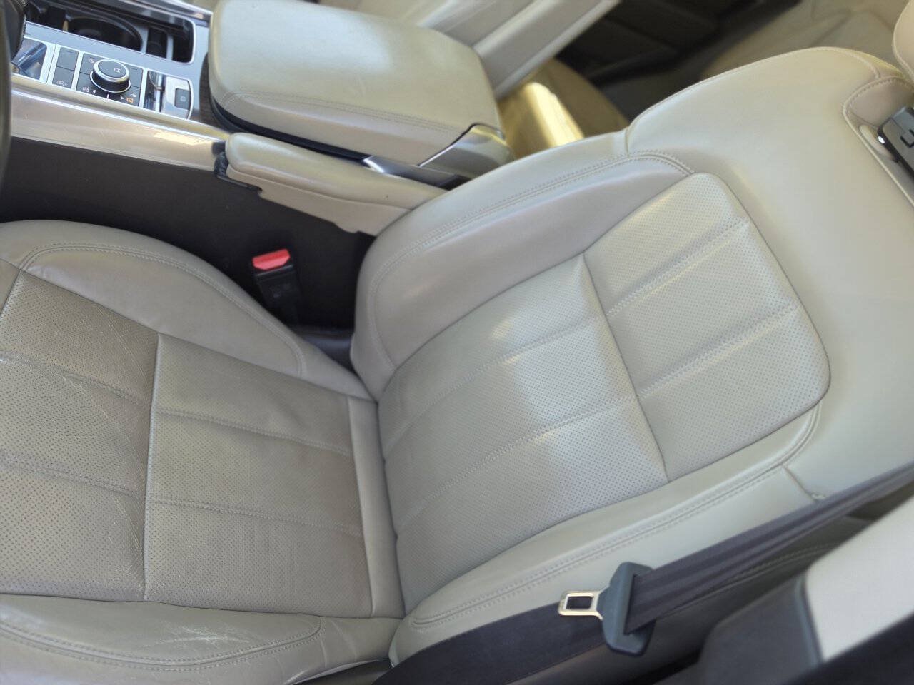 Used 2019 Land Rover Range Rover Sport HSE AWD/4WD image 15