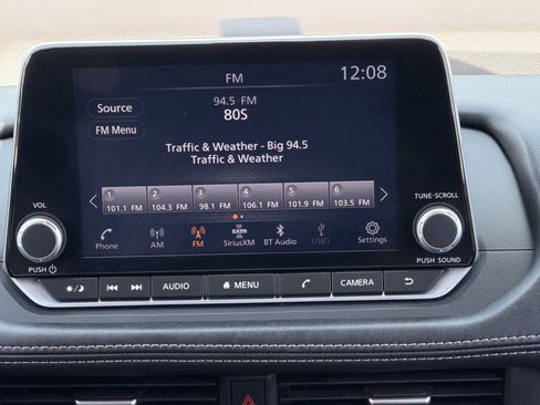 Used 2023 Nissan Rogue SV image 19