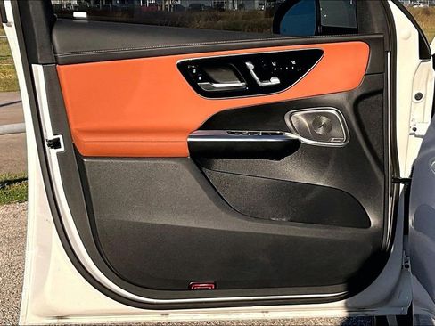 Used 2024 Mercedes-Benz GLC 300 image 17