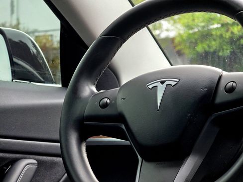 Used 2018 Tesla Model 3 Long Range AWD/4WD image 24