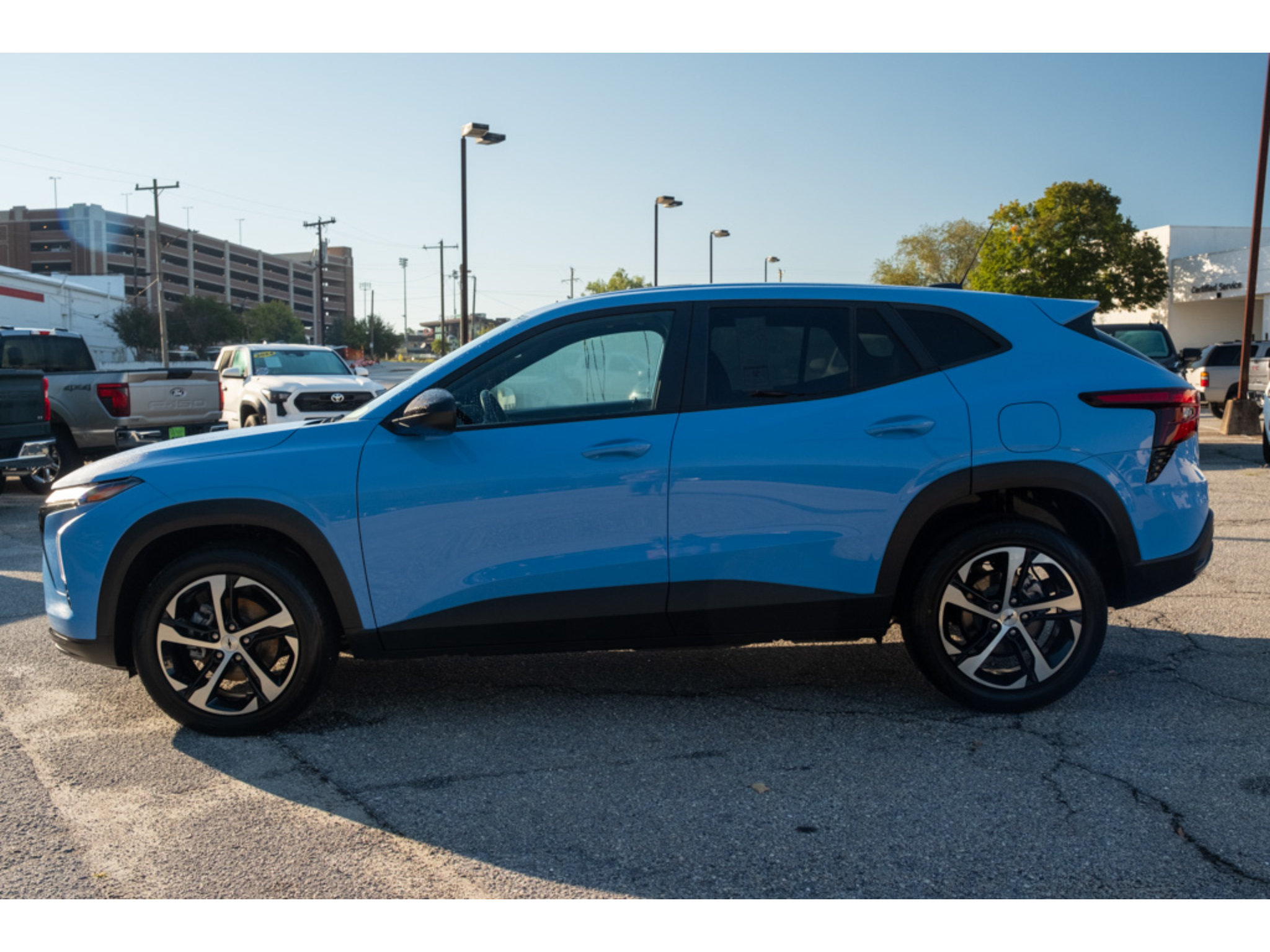 Used 2024 Chevrolet Trax RS w/ Sunroof Package FWD image 5