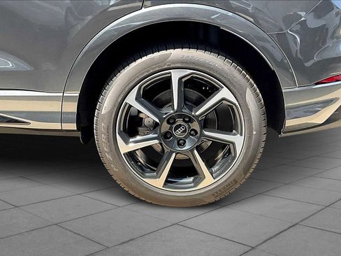 Used 2025 Audi Q3 2.0T Premium Plus w/ Premium Plus Package AWD/4WD image 12