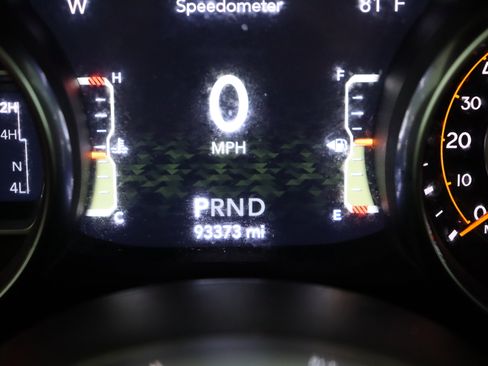 Used 2020 Jeep Wrangler Unlimited Sahara image 41