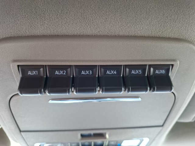New 2027 Ford F250 Platinum w/ Platinum Plus Package AWD/4WD image 28