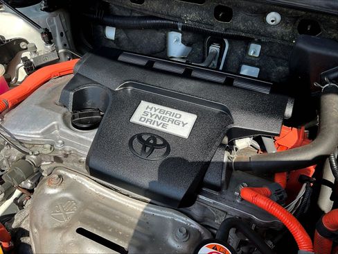 Used 2018 Toyota RAV4 Limited w/ Advanced Technology Package AWD/4WD image 31