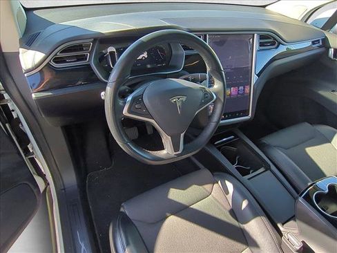 Used 2016 Tesla Model X 75D image 10