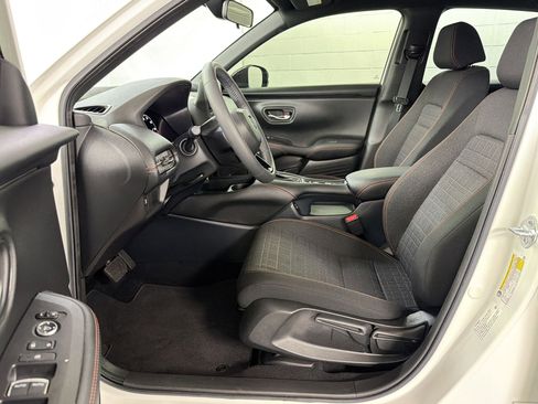 Certified 2024 Honda HR-V Sport image 5