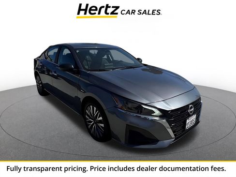 Used 2025 Nissan Altima 2.5 SV FWD image 1