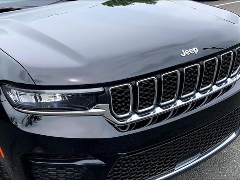 Certified 2024 Jeep Grand Cherokee Laredo X w/ Luxury Tech Group I AWD/4WD image 28