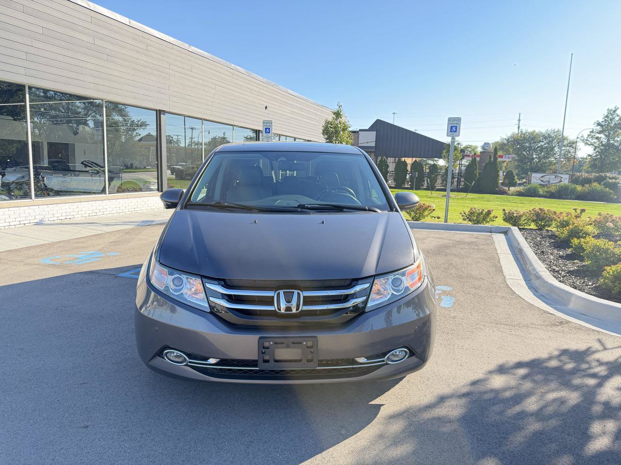 Used 2014 Honda Odyssey Touring image 2