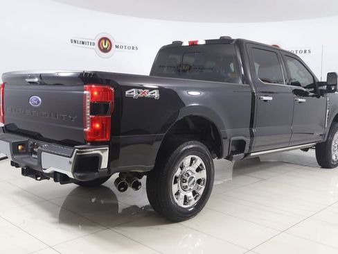 Used 2023 Ford F250 Lariat w/ Lariat Ultimate Package AWD/4WD image 3