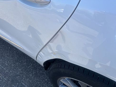 Used 2024 Buick Enclave Avenir w/ Avenir Technology Package image 9