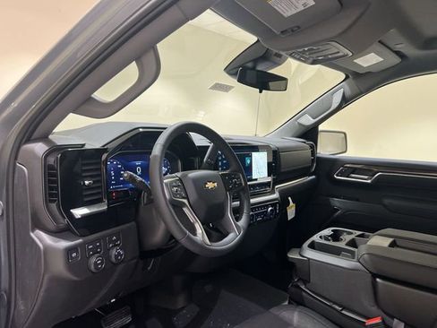 New 2026 Chevrolet Silverado 1500 LT w/ Z71 Off-Road Package AWD/4WD image 9