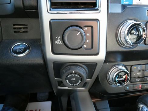 Used 2019 Ford F150 Lariat w/ Equipment Group 502A Luxury image 28