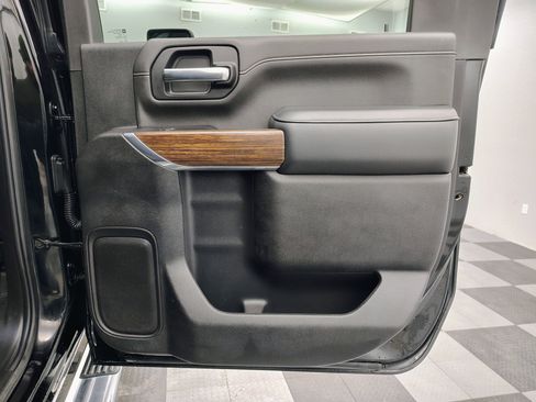 Used 2022 Chevrolet Silverado 3500 High Country w/ Technology Package image 33