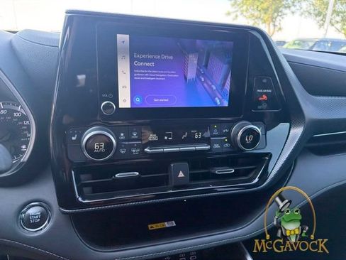 Used 2023 Toyota Highlander XSE FWD image 15