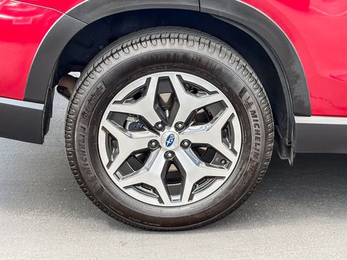 Used 2019 Subaru Forester Premium AWD/4WD image 10