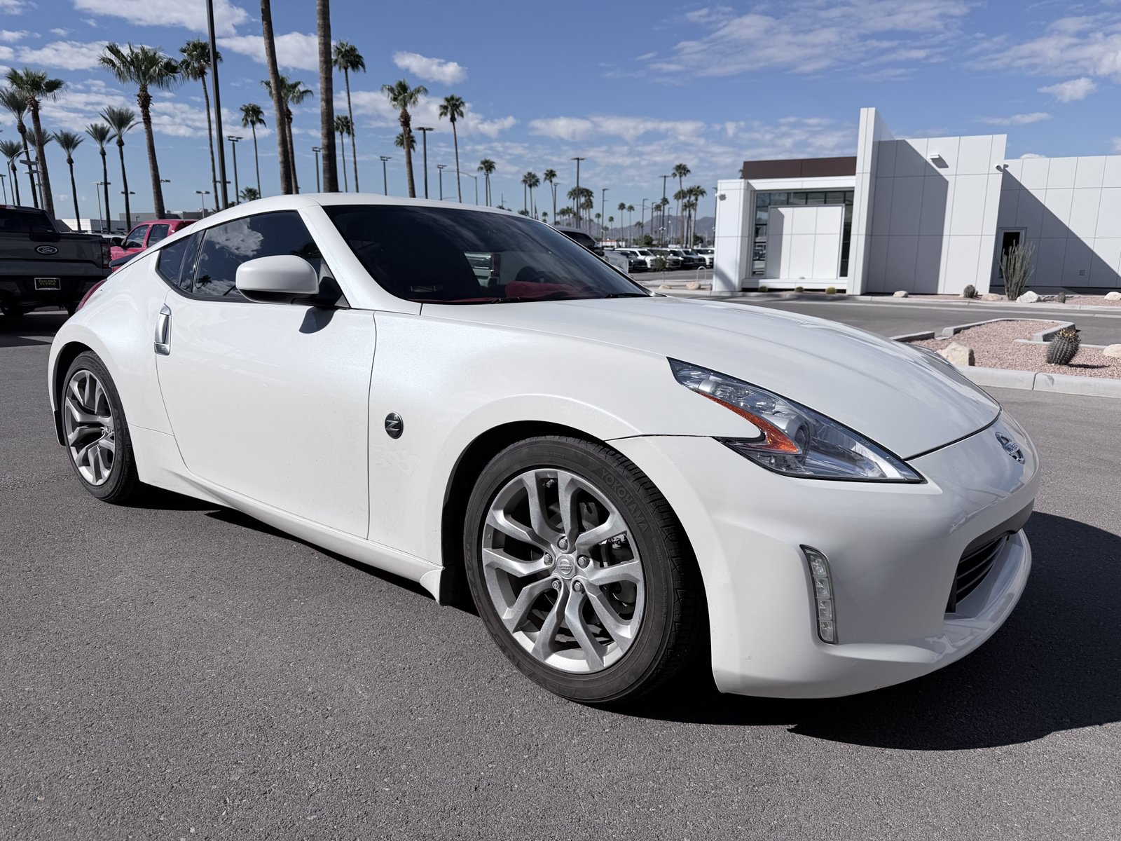 Used 2014 Nissan 370Z Coupe RWD image 6