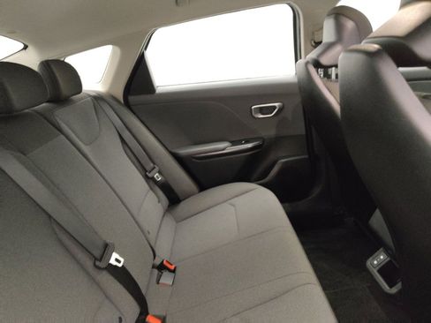 Used 2025 Kia K4 FWD image 19