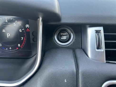 Used 2019 Land Rover Range Rover Sport HSE AWD/4WD image 17
