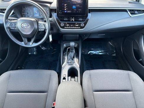 Used 2025 Toyota Corolla LE FWD image 12