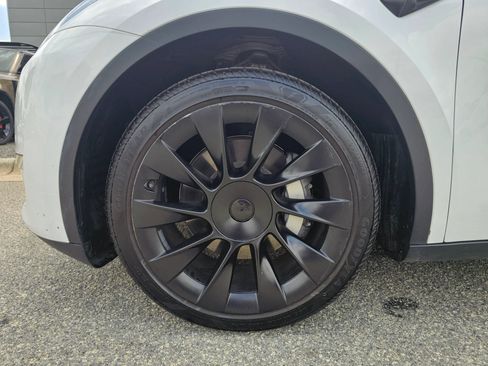 Used 2023 Tesla Model Y Long Range AWD/4WD image 33