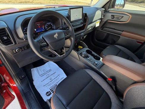 Used 2024 Ford Bronco Sport Outer Banks w/ Tech Package image 11