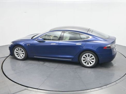 Used 2019 Tesla Model S Standard Range AWD/4WD image 25